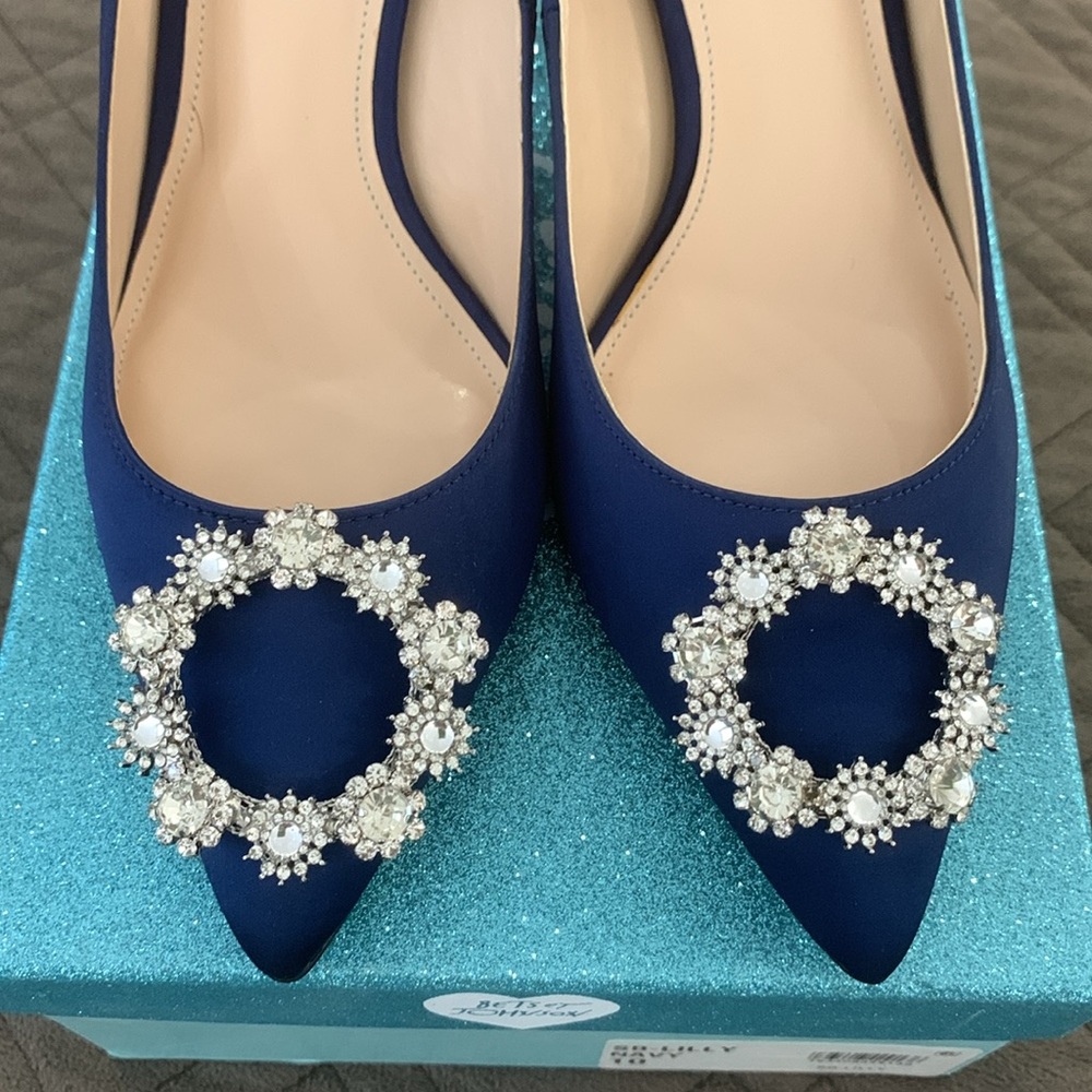 Betsy Johnson NIB Lilly Embellished Satin Dress Pumps/Heels  size 10 - Picture 7 of 17